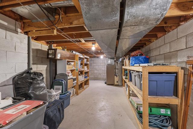 8044 W Beacon Hill DRIVE, Franklin, WI 53132