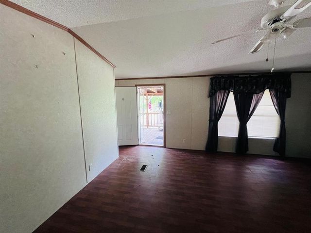 1207 Ivanhoe Estates Drive, Ivanhoe, TX 75979