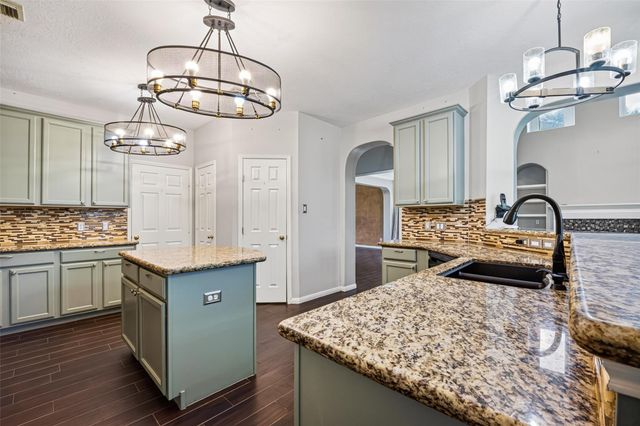 11504 Bay Crossing Drive, Pearland, TX 77584