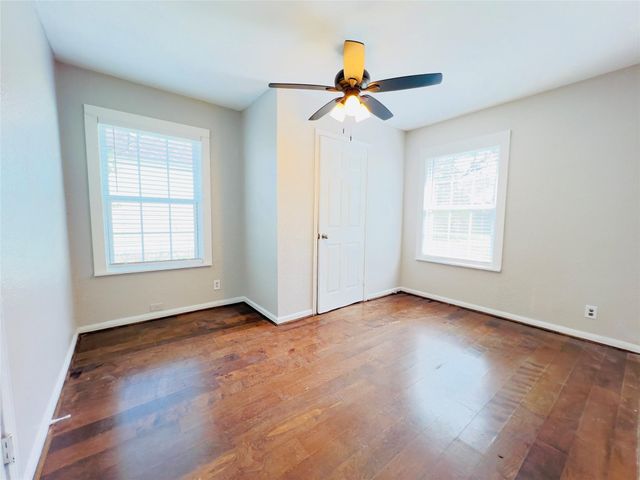 1013 17th Avenue N, Texas City, TX 77590