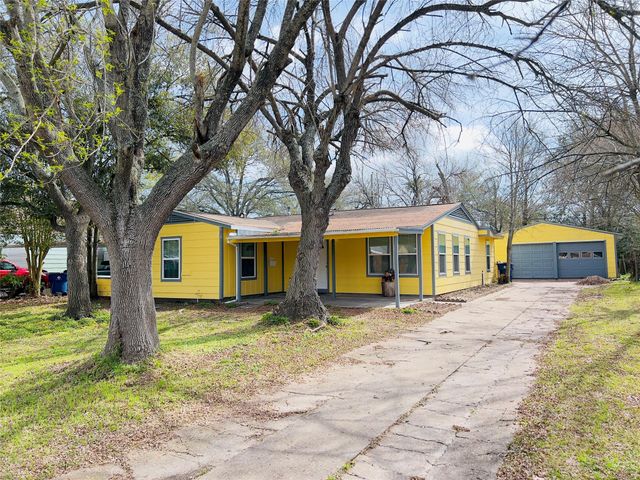 1013 17th Avenue N, Texas City, TX 77590