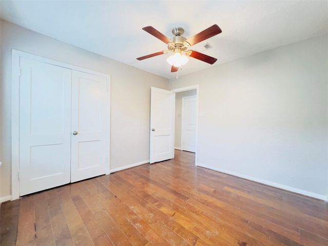 1013 17th Avenue N, Texas City, TX 77590