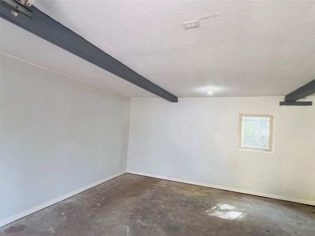 1013 17th Avenue N, Texas City, TX 77590