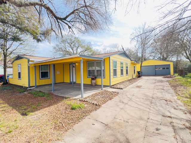 1013 17th Avenue N, Texas City, TX 77590