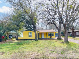 1013 17th Avenue N, Texas City, TX 77590