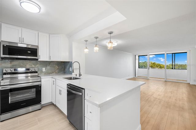 2618 COVE CAY DRIVE 206, Clearwater, FL 33760