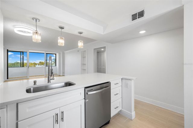 2618 COVE CAY DRIVE 206, Clearwater, FL 33760