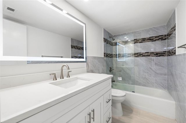 2618 COVE CAY DRIVE 206, Clearwater, FL 33760