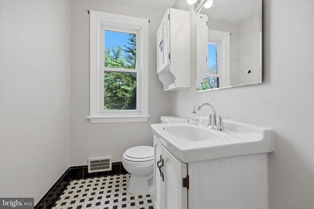 143 BRYN MAWR AVE, Lansdowne, PA 19050