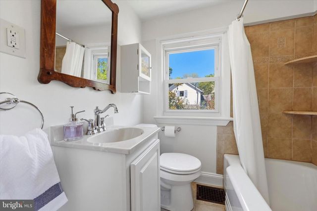143 BRYN MAWR AVE, Lansdowne, PA 19050