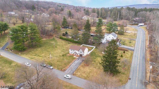 2 Rolling View Dr, Independence Twp., NJ 07840