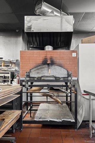 24302 W Warren Street, Dearborn Heights, MI 48127