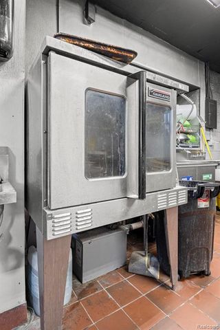 24302 W Warren Street, Dearborn Heights, MI 48127