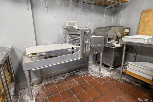 24302 W Warren Street, Dearborn Heights, MI 48127