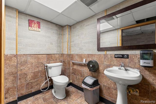 24302 W Warren Street, Dearborn Heights, MI 48127