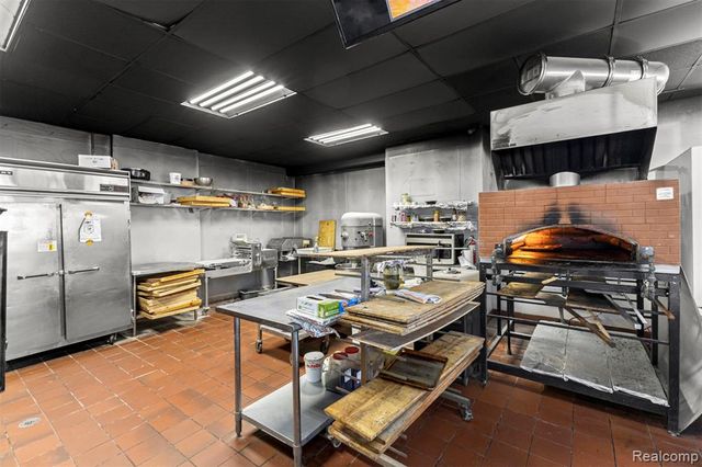 24302 W Warren Street, Dearborn Heights, MI 48127