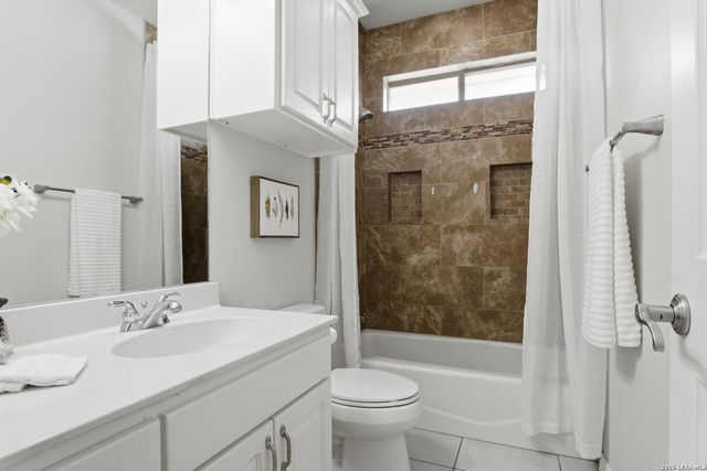 128 Alexandria St., La Vernia, TX 78121