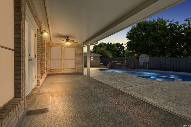 128 Alexandria St., La Vernia, TX 78121