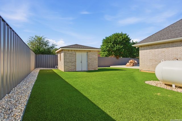 128 Alexandria St., La Vernia, TX 78121