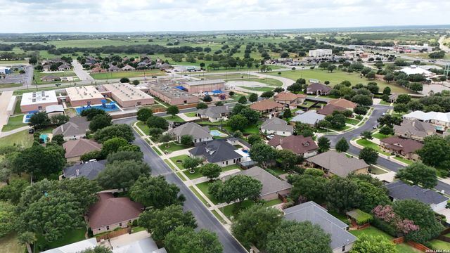 128 Alexandria St., La Vernia, TX 78121