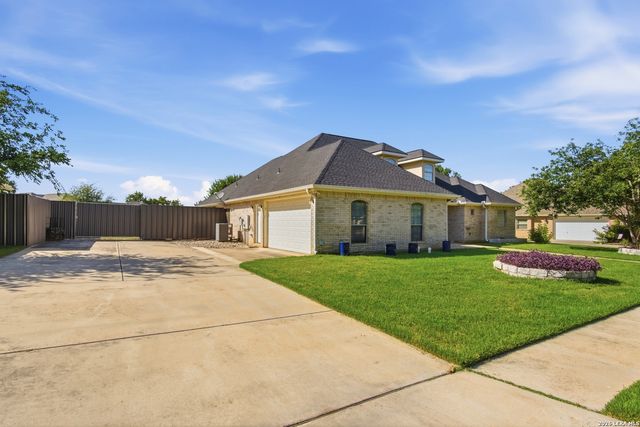 128 Alexandria St., La Vernia, TX 78121