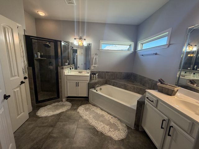 685 Fox Hound Dr, Clarksville, TN 37040