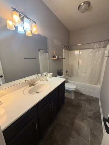 685 Fox Hound Dr, Clarksville, TN 37040