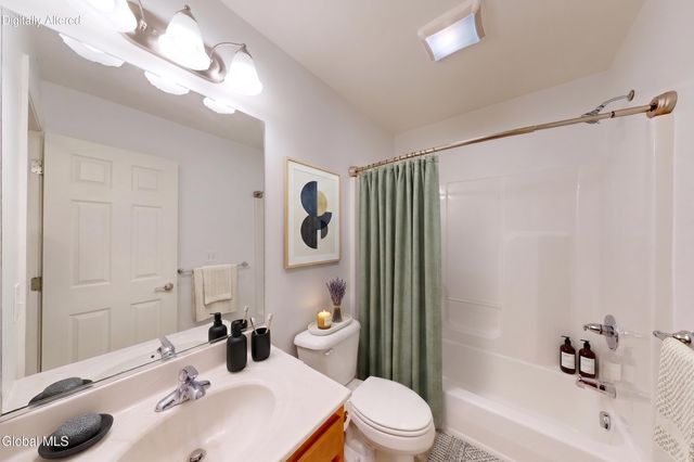 14203 Admirals Walk Drive, Cohoes, NY 12047