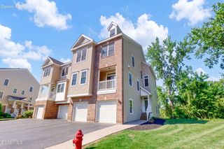14203 Admirals Walk Drive, Cohoes, NY 12047