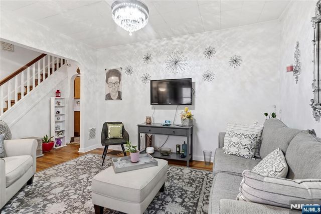 29 Gordon Street, Ridgefield Park, NJ 07660