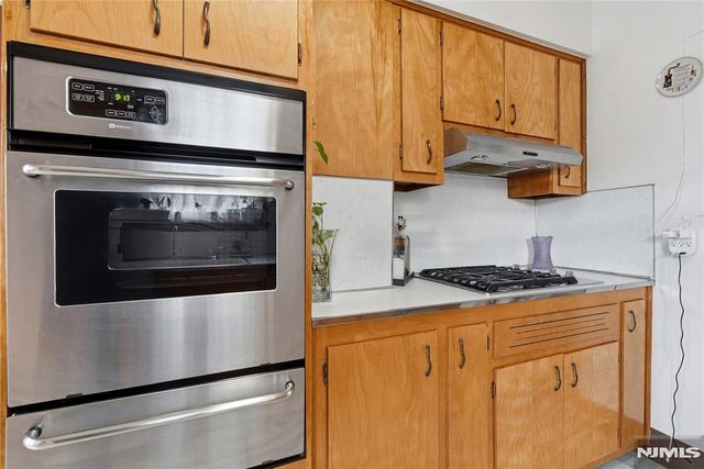 29 Gordon Street, Ridgefield Park, NJ 07660