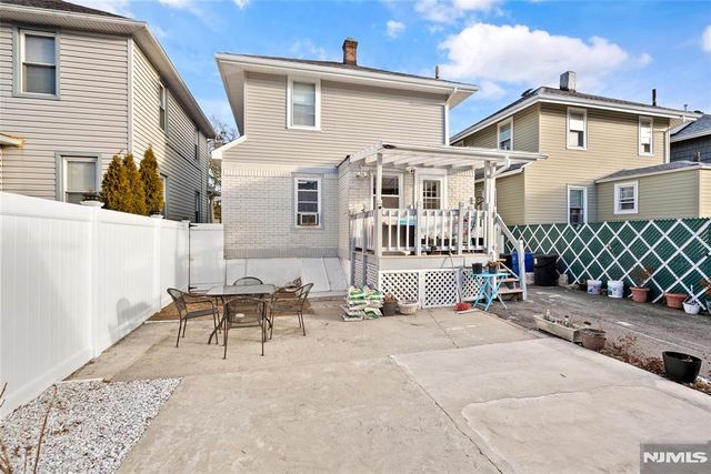 29 Gordon Street, Ridgefield Park, NJ 07660