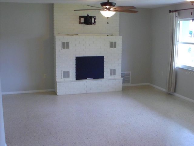 42 CATALINA DRIVE, Debary, FL 32713