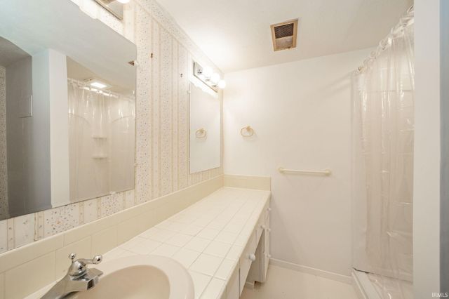 2707 W Woodbridge Drive, Muncie, IN 47304