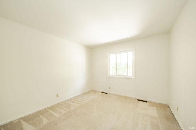2707 W Woodbridge Drive, Muncie, IN 47304