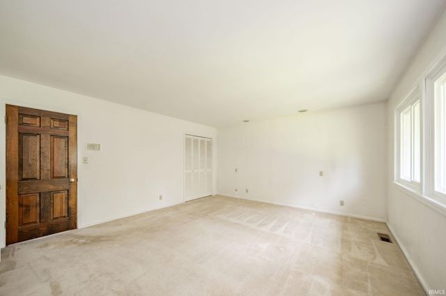 2707 W Woodbridge Drive, Muncie, IN 47304