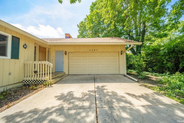 2707 W Woodbridge Drive, Muncie, IN 47304