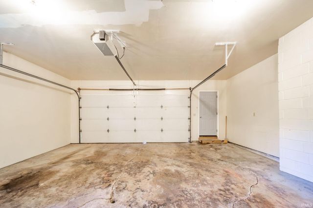 2707 W Woodbridge Drive, Muncie, IN 47304