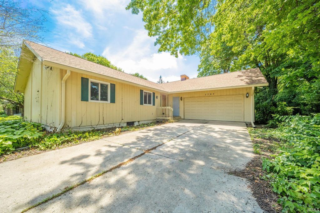 2707 W Woodbridge Drive, Muncie, IN 47304
