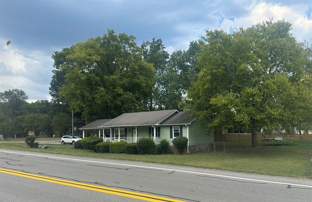 137 Shelbyville Hwy, Fayetteville, TN 37334