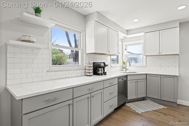 31681 Lamar Drive, Farmington, MI 48336