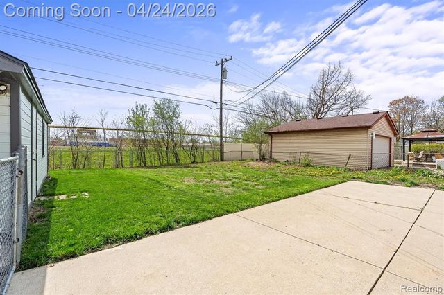 31681 Lamar Drive, Farmington, MI 48336