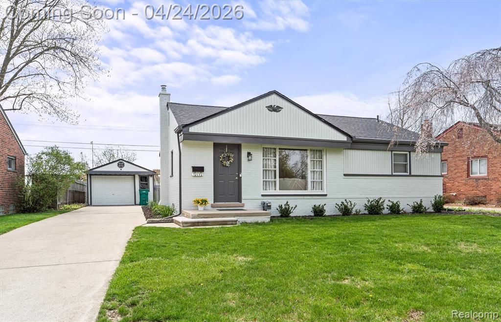 31681 Lamar Drive, Farmington, MI 48336