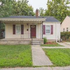 18557 Kenosha Street, Harper Woods, MI 48225