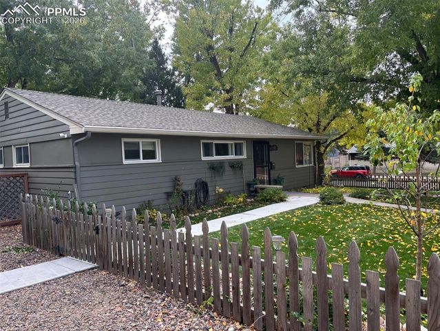2621 Wren Drive, Colorado Springs, CO 80909