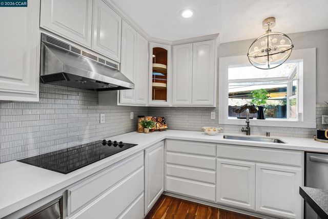 335 Lakeside Ct, Martinez, CA 94553