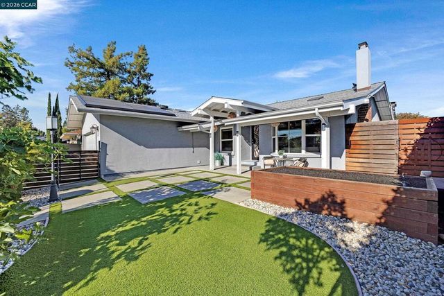 335 Lakeside Ct, Martinez, CA 94553
