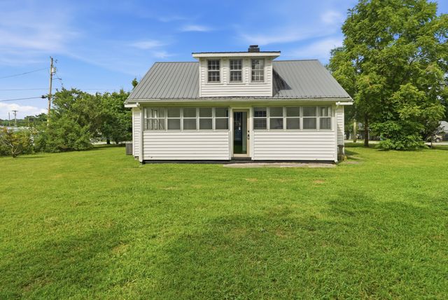 70 Yvonne Ave, Crossville, TN 38555
