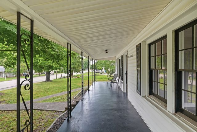 70 Yvonne Ave, Crossville, TN 38555