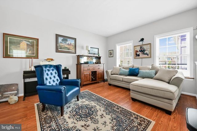 5 N VILLAGE CIR, Reinholds, PA 17569